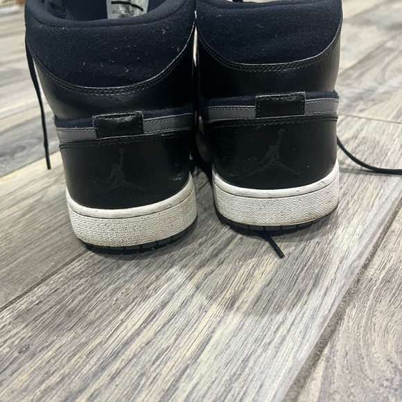 Jordan Winterized Black and Gray Men's High-Top Sneakers Size 11 - Picture 4 of 6